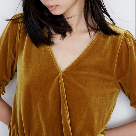 Madewell velvet smocked crossover top - slightly cropped - Egyptian gold - Picture 4 of 7